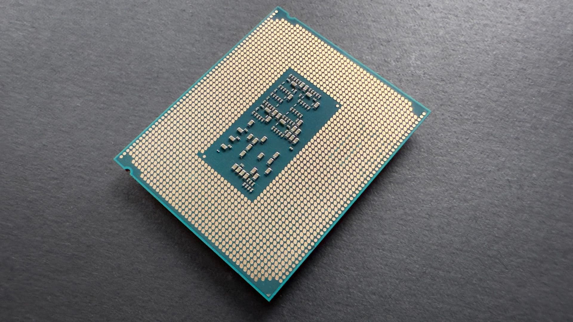 Adivinhe do que mais a indústria de PCs está em falta agora? Sim, é isso mesmo: capacitores cerâmicos multicamadas