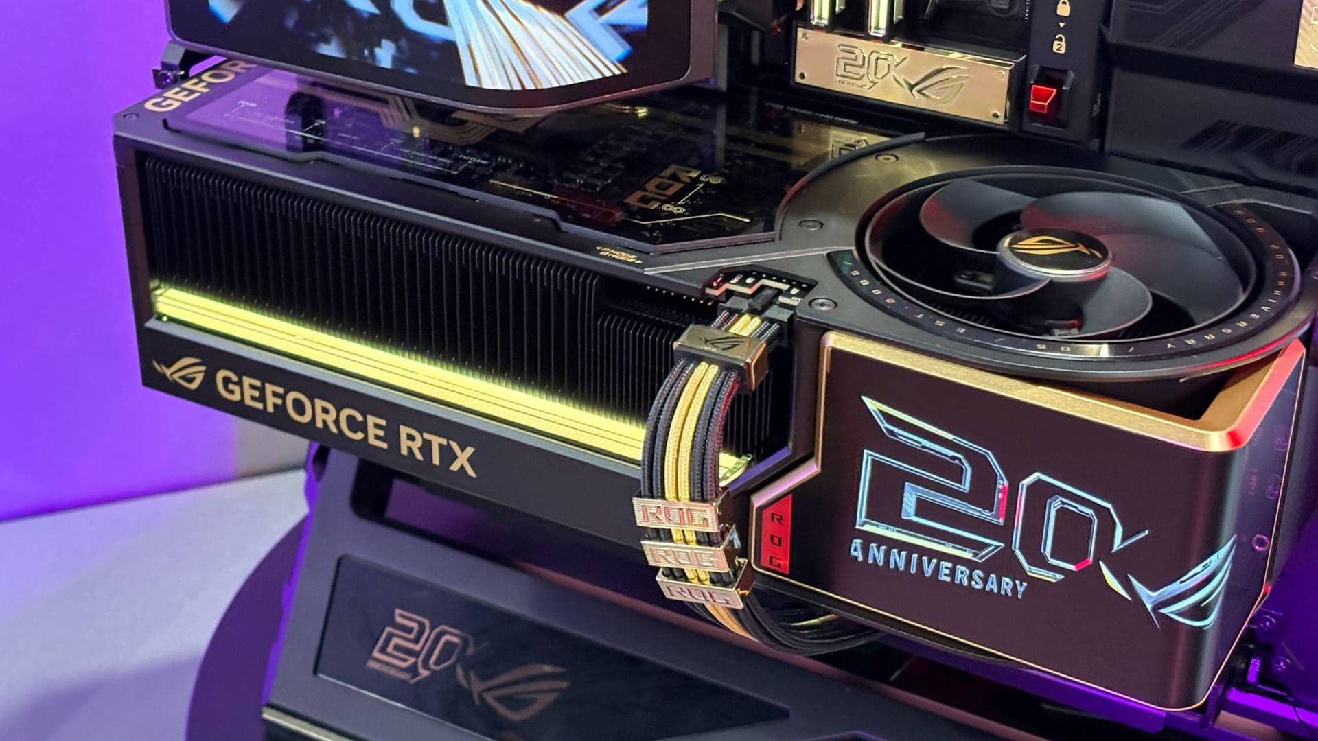 Como se as placas de vídeo ROG Astral série 50 pudessem ficar ainda mais parrudas, a Asus acaba de anunciar uma atualização de aniversário bem robusta