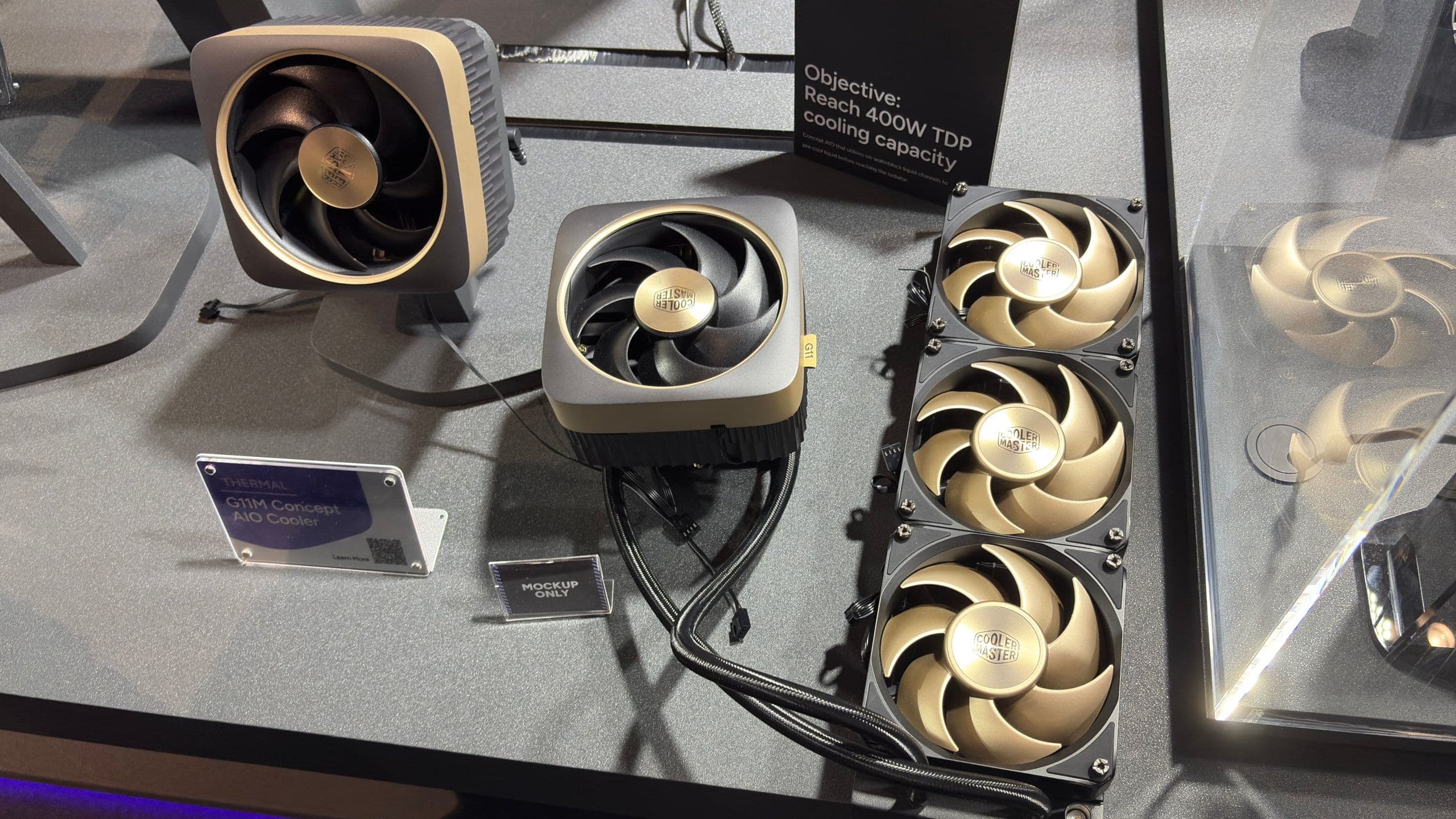 O conceito de cooler AIO da Cooler Master parece capaz de resfriar Vênus a ponto de virar Plutão, e eu já estou revirando o fundo do meu sofá para juntar moedas para comprar um.
