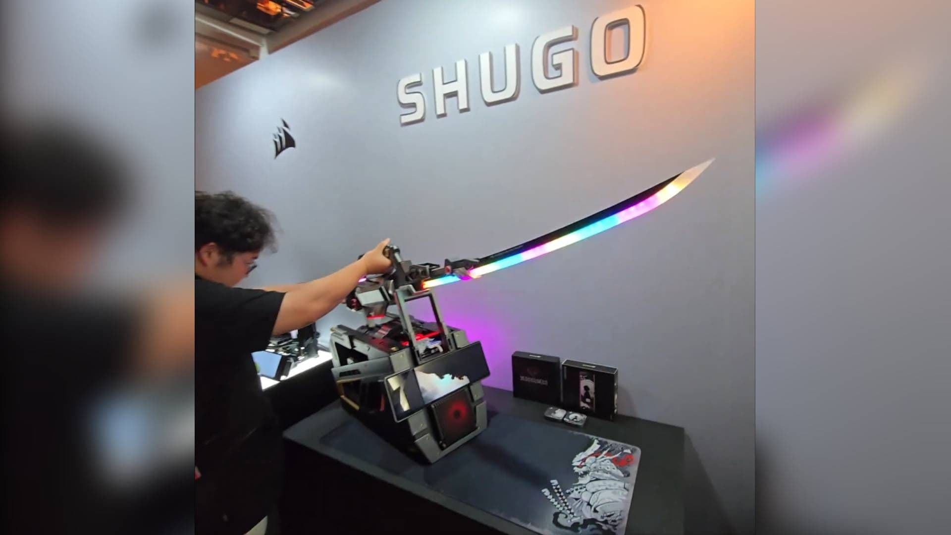 Ainda bem que não estou na Computex este ano, porque não poderiam confiar em mim com o PC de espada samurai luminosa da Corsair