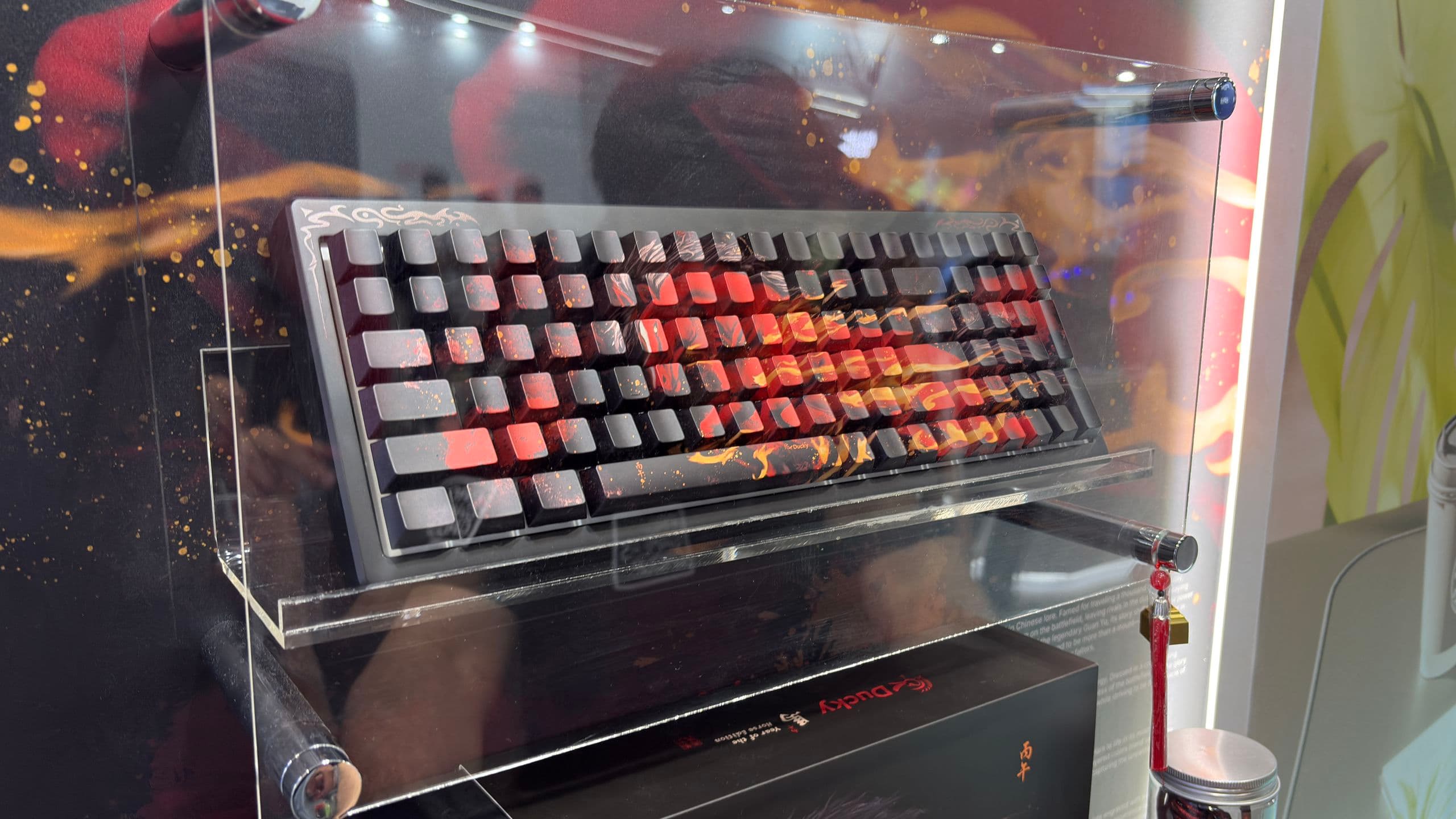 Demos uma olhada no elegante teclado gamer Year of the Horse da Ducky, e posso dizer que gosto mais dele do que do último modelo de cavalo.