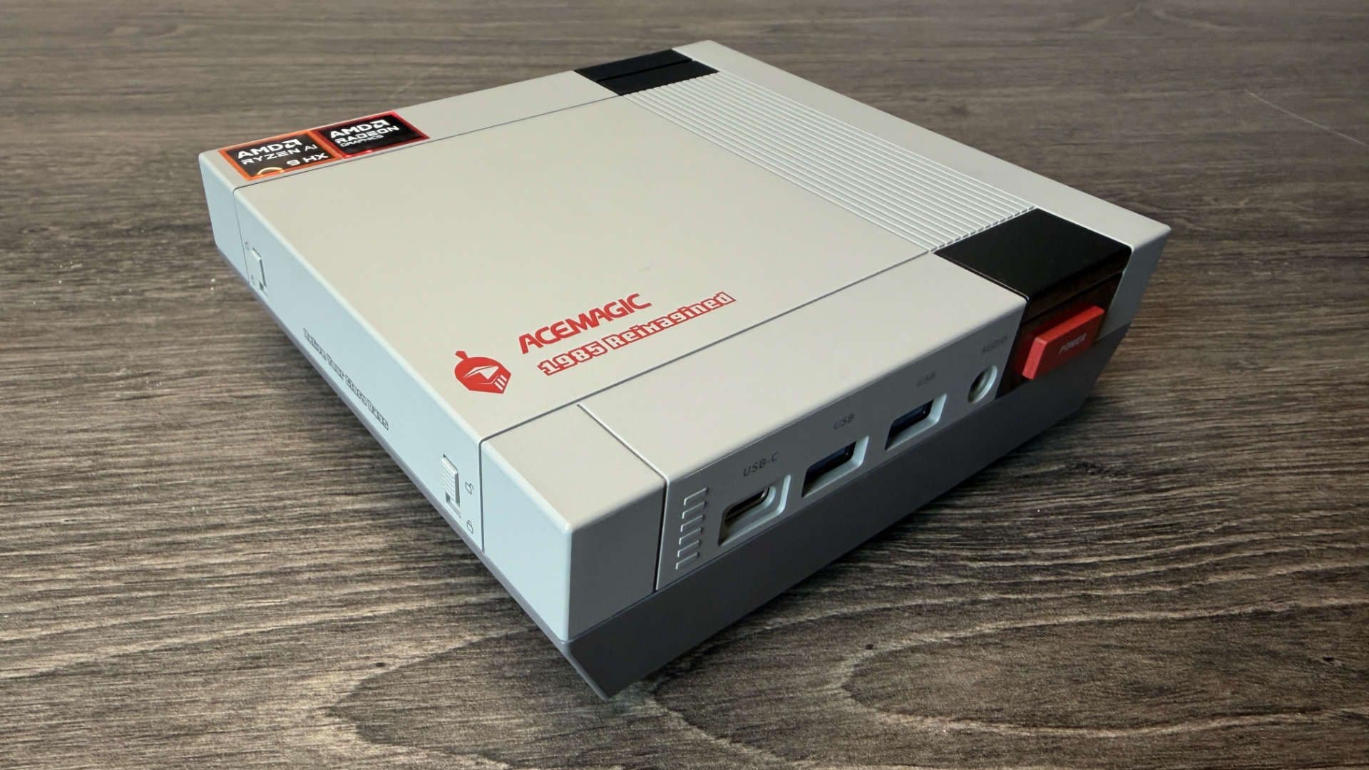 How long 'til Nintendo's lawyers come calling about this outstanding mini PC?